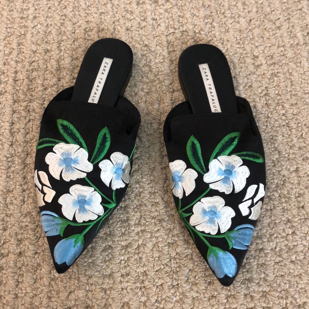 Zara Pointed Toe Slides